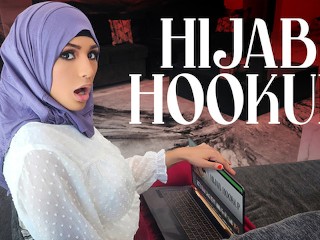 Hijab Girl Nina Grew up Watching American Teen Movies and is Obsessed with becoming Prom Queen