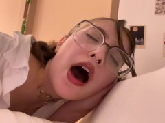 Сводная сестра умоляет кончить в её киску - YourSofia - Screenshot 14 of 16 - Creampie