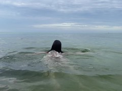 Play with me in the water