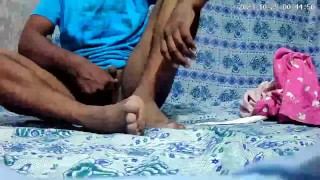 インドの大きなアヒルの男の子の手コキ