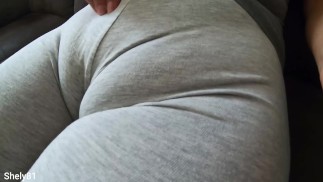 дразня мою киску 😈