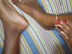 සිංහල කෙල්ල කකුල් ආතල්  sri lankan  girl  fun