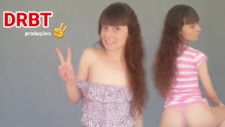 Duda rabetão provando roupas intimas