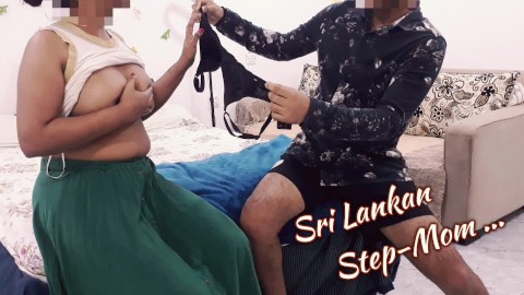 එහා ගෙදර ඇන්ටිගෙ හස්බන්ඩ් වැඩට ගියහම ගෙදරට පනින කොල්ලා 🤫 | Sri Lankan Boy Fuck His Matured Step-Mom