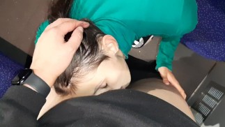 電車の中で忘れられないセックスをした見知らぬ人が私を悩ませ始めた-Lesbian_illusion