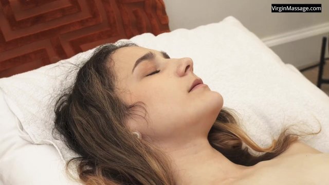Saggy tits virgin Ally enjoys her masseuses dildo