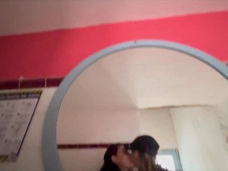 О да, как вкусно!! Лесбийская анатомия в музее