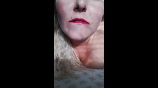 Sperma in mijn keel TEASER (volledige video op ManyVids / iwantclips / Clips4Sale: embermae)