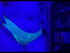 Thicc Enby Shows Curves