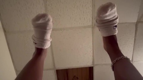 FEET / FOOT FETISH TEASE, UNPOLISHED TOES REVEAL & SEXY SOLES | ALLIYAH ALECIA