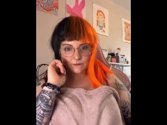 Goth girl has a hidden surprise - Screenshot 6 of 16 - Goth