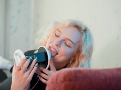 ASMR Gently Girlfriend Licks Your Ears 💚 Intense Mouth Sounds with Elsa (3Dio, 4K)