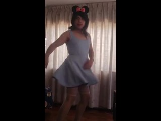 Emilico Sofia Miko-chan Bailando Como Loquita Sola Hola Amores
