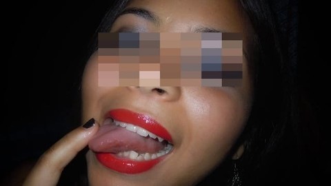 Filmo mia moglie latina, farmi un bel pompino con rossetto eccitante