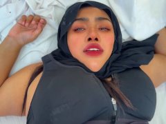 I tickle Stepmom's Pussy & helps her orgasm when she Come from office & take off hijab burqa & rests