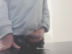 むらむらして机でおなにーする男子♡ - Screenshot 16 of 16 - Masturbate