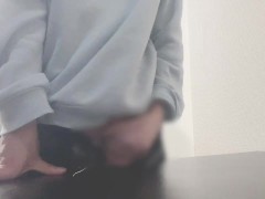 むらむらして机でおなにーする男子♡ - Screenshot 9 of 16 - Handjob