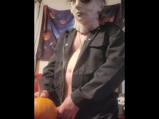 Michael Myers Destrói Adorável Abóbora no Halloween