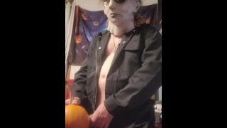Майкл Майерс уничтожает очаровательную Тыкву на Хэллоуин