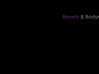 Huge Tit MILF Spreads Wide Open For A Deep Cock Massage screenshot number 0