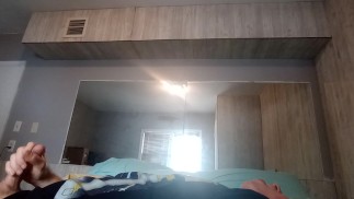 Сядь мне на лицо, пока я заставляю тебя кончить!