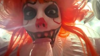 Cosplay Halloween Pennywise clown deepthroat pijpbeurt POV
