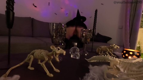 Big booty bad witch twerks and farts like crazy (full video on my official site)