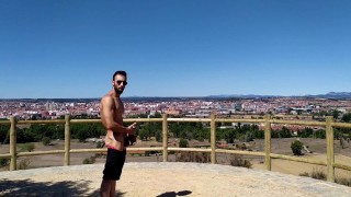 Me MASTURBO en el mirador de la ciudad de LEÓN, ESPAÑA