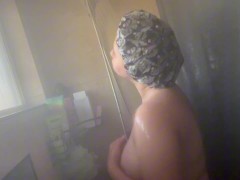 Taking a shower - Screenshot 14 of 16 - Goth Barbie
