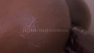 TIGHT CHOCOLATE BOOTY CREAMING ON BIG DICK