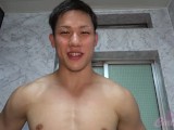 新人AV男優のセックス披露！敏感ビンビンデカマラの大迫力！モロ感アナルにローター挿入して生ハメ初体験！