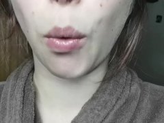 Une sensation de dévotion et d'appartenance totale à la personne qui vous crache dessus. Associé au