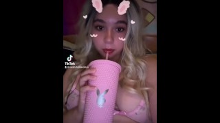 Playboy conejita tetas grandes lencería rosa