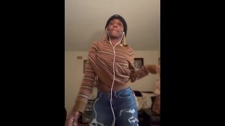 Bronx-Connecticut Female Rapper Snitchalitah Performs 2 New Songs (Whap Whap Remix)+Gorgeous LIVE