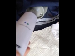 緑色のパンツを履いたままオシッコと射精をする女装男子…【上から目線】 - Screenshot 2 of 16 - Peeing