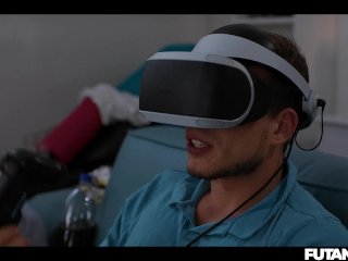Hermaphrodite Futanari fucks Guy screenshot number 1