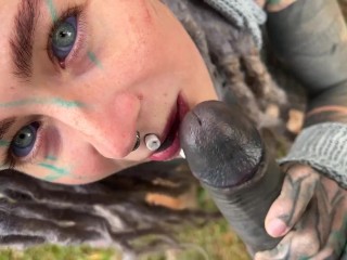 Une Fantasy Fairy Tatouée Se Fait Baiser Dans La Forêt - POV - éjaculation Faciale