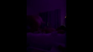Amateur zelfgemaakte sekstape met vriendin in ouders slaapkamer deel 2