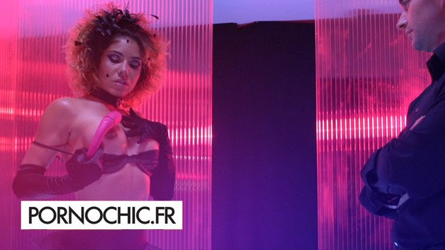 Watch Bondage Video:Rose Valérie super sensual playing sexual games