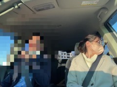 真昼間の車内でHカップ爆乳の女子大生にカーフェラしてもらった① - Screenshot 6 of 16 - Kink