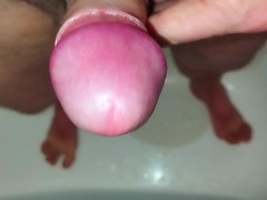 Расслабился в ванной после просмотра видеоролиоков подружек - Screenshot 9 of 16 - Cum In The Bathroom