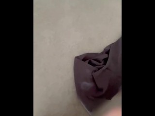 妻の下着にぶっかけてみたw