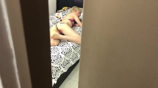 Spiare Il Porno Troia Della Mia Sorellastra In Spagnolo