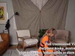 Space Girl Ballbusting - Screenshot 14 of 16 - Amateur Ballbusting