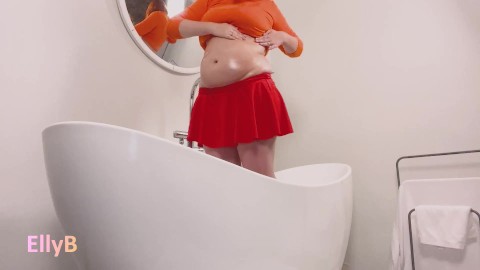 Inflação enema de água, velma cosplayer, inflação da barriga, comer demais, recheio da barriga, inflação