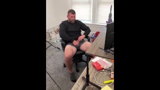 Meinen dicken Schwanz streicheln.