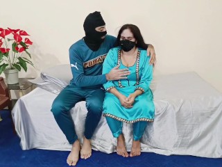 Beautiful Sexy Esposa Paquistanesa Sexo Romântico com o Marido - Parte 1