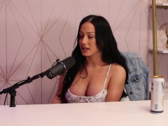 Jennifer White’s 50 Creampie Gangbang Sobriety Struggle still 4