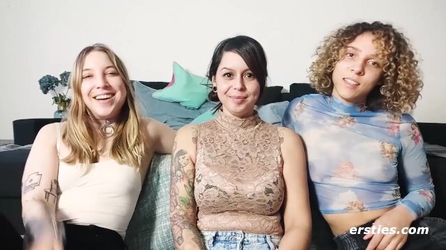 Ersties - Lustvoller lesbischer Dreier mit Claire, July und Zoe B