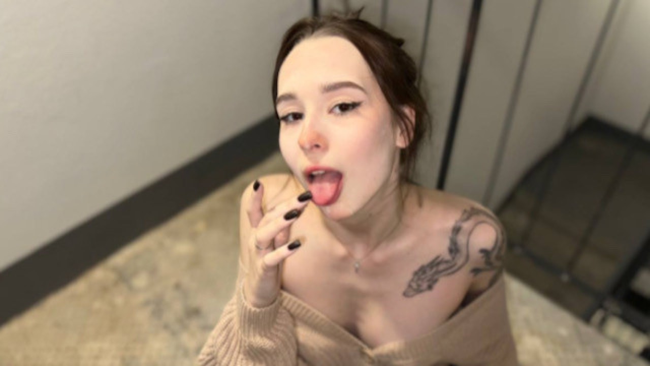 Незнайка порно Незнакомка отсосала за Iphone в подъезде - Pornhub.com